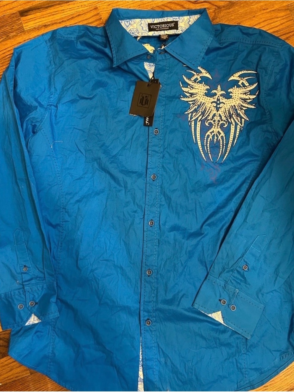 Victorious Men's Blue Long-Sleeve Button-Down Shirt with Chest Graphic